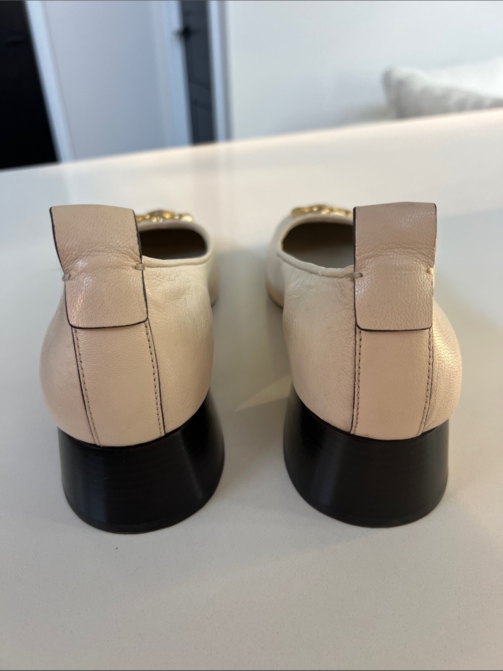Tory Burch eleanor cream leather gold tone logo pump low heels 10 - Picture 7 of 11